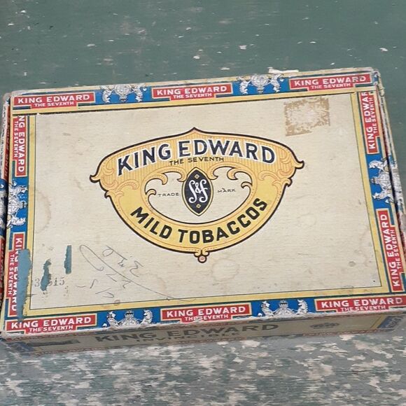 4pc. Bundle of vintage King Edward cigar boxes. - Picture 8 of 9